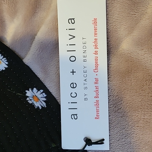 Alice + Olivia reversible bucket hat - Picture 3 of 6